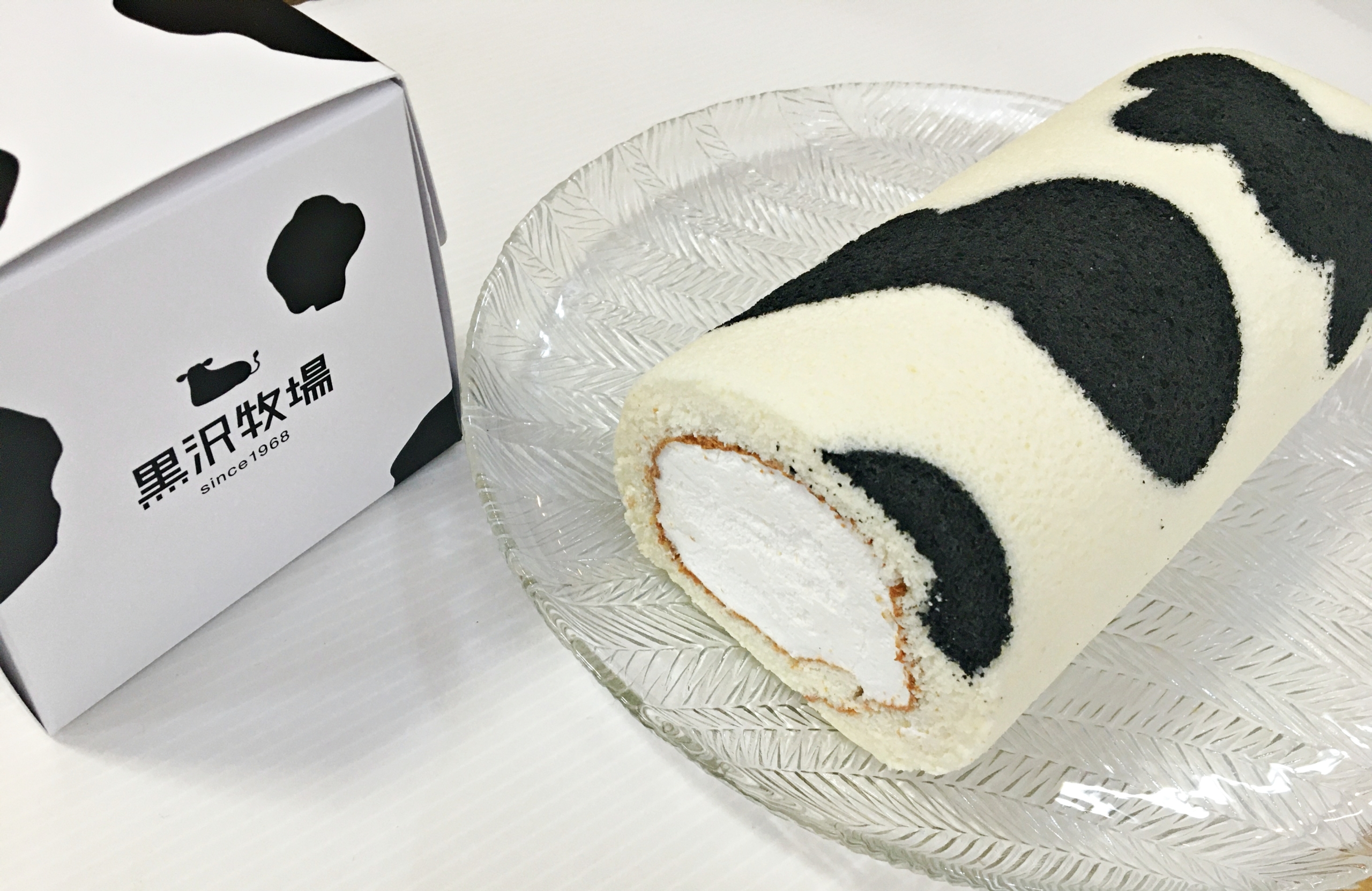 濃厚な取れたてミルクを使用！黒沢牧場の牛柄ミルクロールケーキを徹底レビュー | おとりよせニッポン–ロールケーキ–